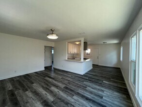 888 1/2 S Claudina St in Anaheim, CA - Building Photo - Building Photo