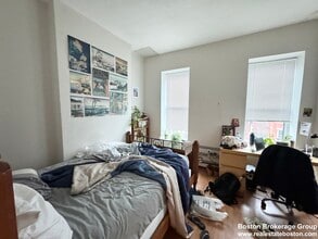 96 Hammond St, Unit 2 in Boston, MA - Foto de edificio - Building Photo