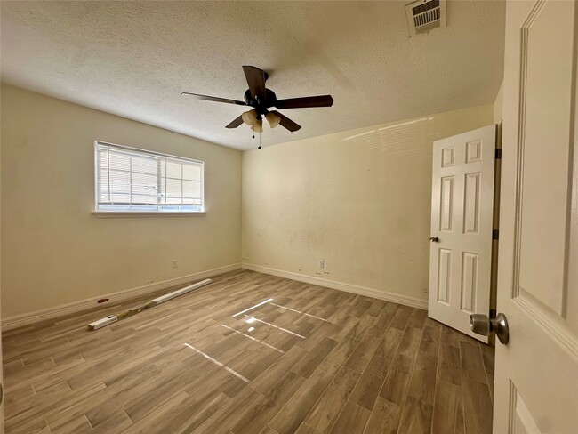 property at 3331 Longhorn Dr