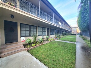 1753 E Ocean Blvd in Long Beach, CA - Foto de edificio - Building Photo