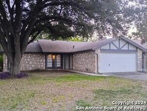 4742 El Vedado St in San Antonio, TX - Building Photo - Building Photo