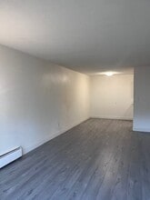 822 Premier St in North Vancouver, BC - Building Photo - Building Photo