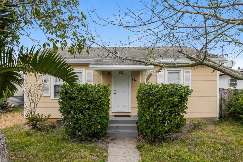 522 21st Ave N in Lake Worth Beach, FL - Foto de edificio
