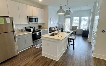 660 Ralph McGill Blvd NE in Atlanta, GA - Building Photo - Building Photo