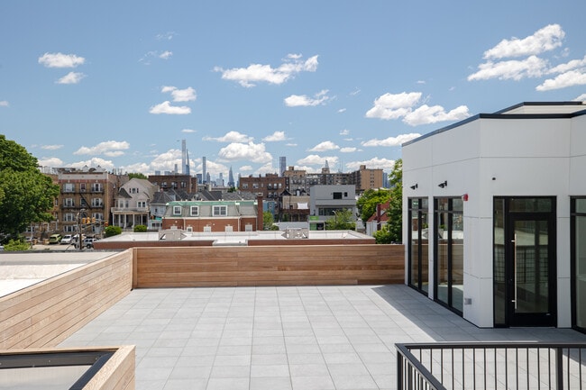 Parc West in North Bergen, NJ - Building Photo - Building Photo