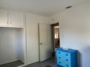 10324 Hillhaven Ave in Tujunga, CA - Building Photo - Building Photo