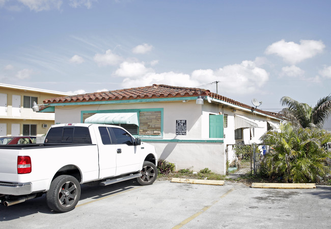 75 NW 47th Ave in Miami, FL - Building Photo - Building Photo