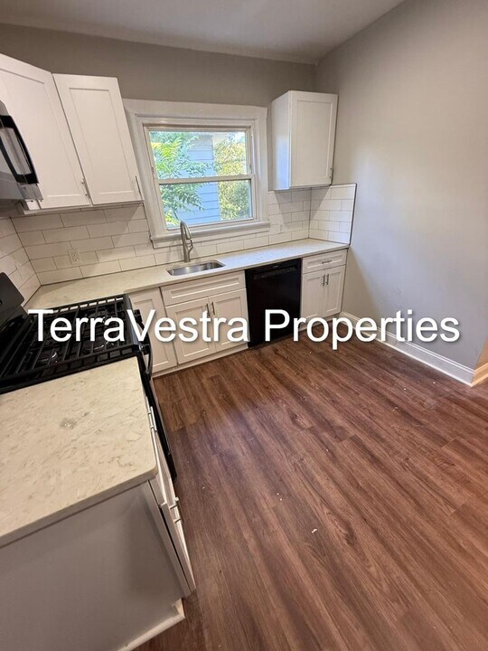 326-328 S 5th St in Millville, NJ - Building Photo