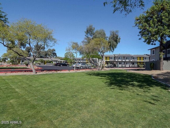 17805 N 40th St, Unit 2 in Phoenix, AZ - Building Photo - Building Photo