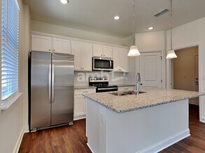 6505 Atlantic Bch Ave in Wesley Chapel, FL - Building Photo - Building Photo