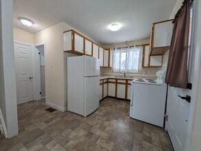 2334 Hamilton Rd in Quinte West, ON - Building Photo - Building Photo