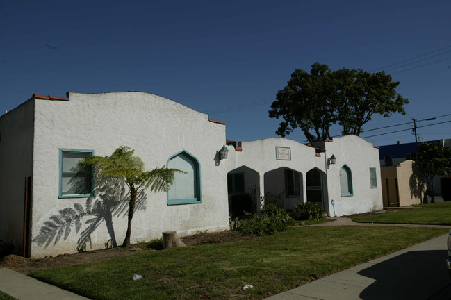 Casa de Santa Rosa in Ventura, CA - Building Photo - Building Photo