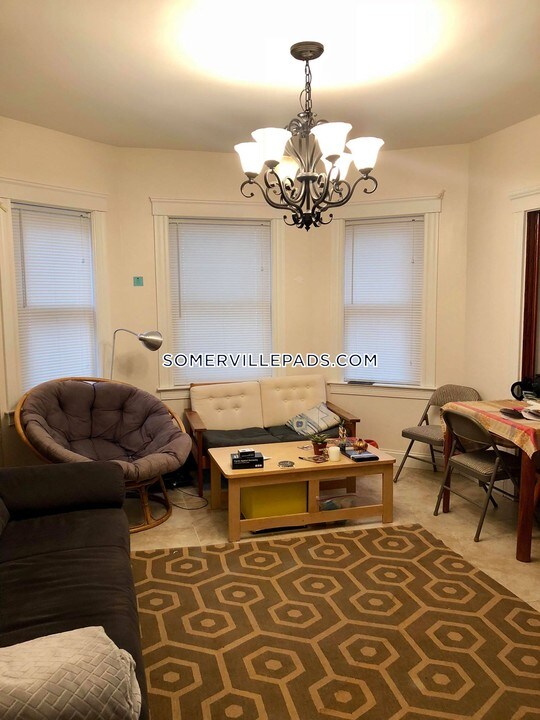 74 Raymond St in Boston, MA - Building Photo