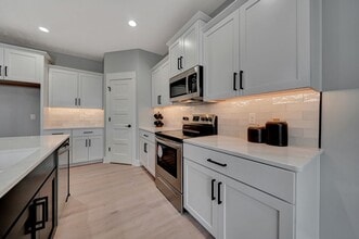 8740 Mohave Dr in Lincoln, NE - Building Photo - Building Photo