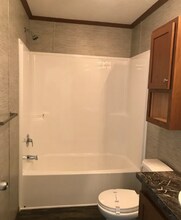 1911 Magnolia St in Columbus, MI - Foto de edificio - Building Photo