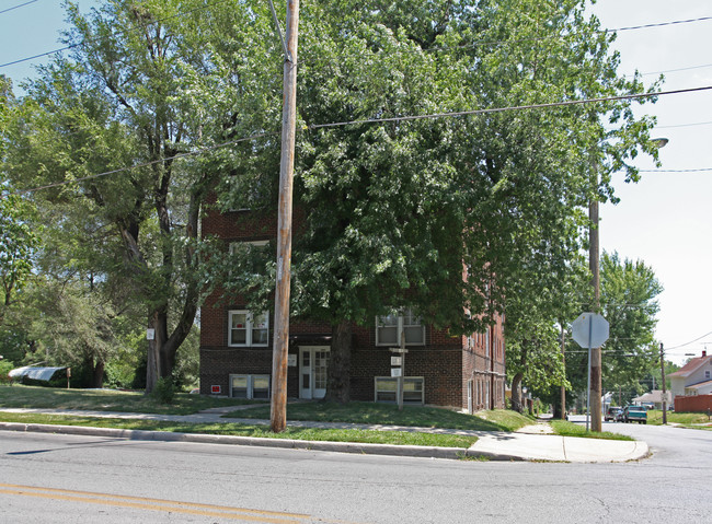 145 Hardesty Ave in Kansas City, MO - Foto de edificio - Building Photo