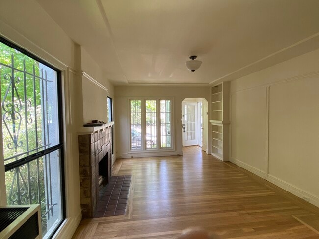 367 Alcatraz Ave, Unit 365a in Oakland, CA - Building Photo - Building Photo