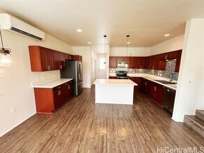 801 Kakala St in Kapolei, HI - Building Photo - Building Photo