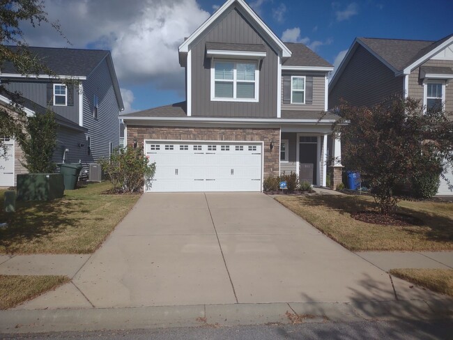 911 Tuxford Trl in Elgin, SC - Foto de edificio - Building Photo