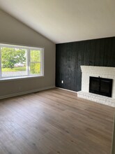 20 Dundee Dr in Bridgewater, MA - Building Photo - Building Photo