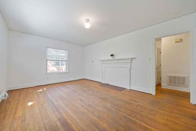104 Noble St in Chapel Hill, NC - Building Photo - Building Photo