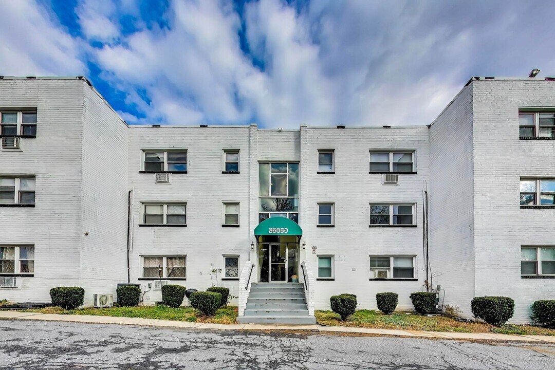 26050 Woodfield Rd-Unit -Unit 14 in Damascus, MD - Building Photo