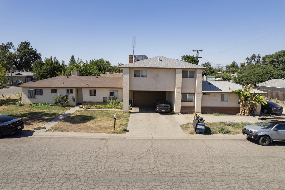 188 W Citrus Dr in Farmersville, CA - Building Photo