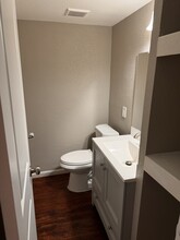 357 NW Newton Dr, Unit #24 in Burleson, TX - Foto de edificio - Building Photo
