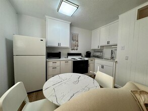 2401 Church St in Abilene, TX - Foto de edificio - Building Photo