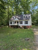 12424 Sandbag Rd in Midlothian, VA - Building Photo
