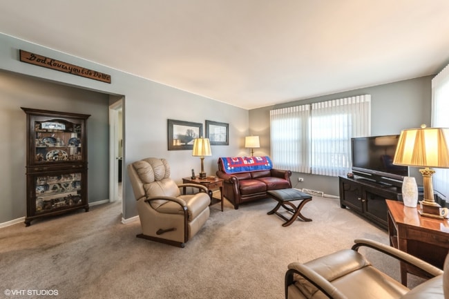 9701 Merton Ave in Oak Lawn, IL - Foto de edificio - Building Photo