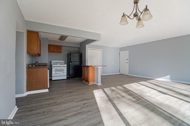 1822 Metzerott Rd in Adelphi, MD - Building Photo - Building Photo