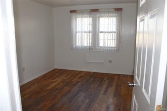 55 Wyona St in Brooklyn, NY - Building Photo - Building Photo