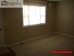 1410 W 16th St in Junction City, KS - Building Photo - Building Photo