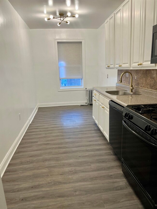 546 Bergen Ave in Jersey City, NJ - Building Photo - Building Photo