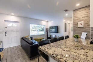 5841 NE 3rd Ave in Fort Lauderdale, FL - Building Photo