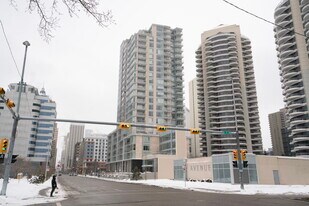 1025-2105 5 Ave SW in Calgary, AB - Building Photo