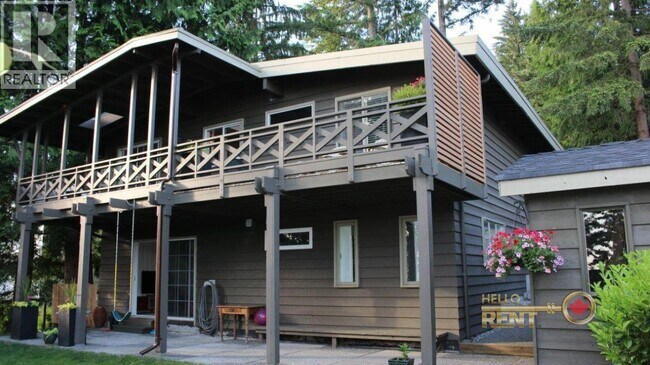 771 Montroyal Blvd in North Vancouver, BC - Building Photo - Building Photo