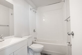 The Riversides - 1591 Lycee Place in Ottawa, ON - Foto de edificio - Building Photo