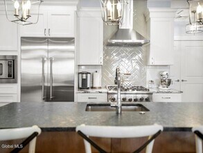 55 Phila St in Saratoga Springs, NY - Building Photo - Building Photo