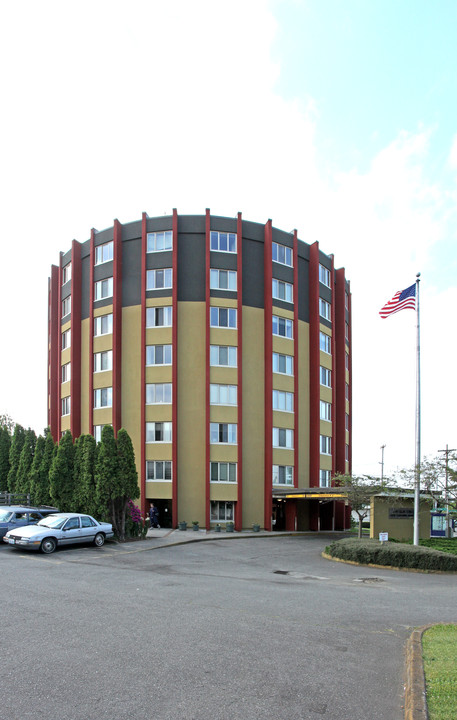 Cal-Mor Circle Apartments in Seattle, WA - Building Photo