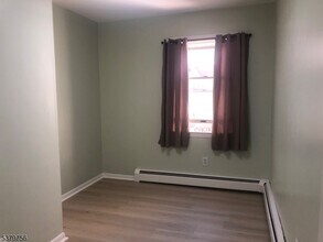 29 Manito Ave in Parsippany Troy Hills, NJ - Building Photo - Building Photo
