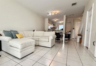 5560 NW 107th Ave in Doral, FL - Building Photo - Building Photo