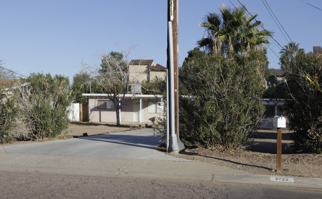 2722-2726 W Myrtle Ave in Phoenix, AZ - Foto de edificio - Building Photo