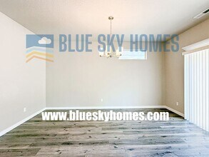 4112 E Blueberry St in Meridian, ID - Building Photo - Building Photo