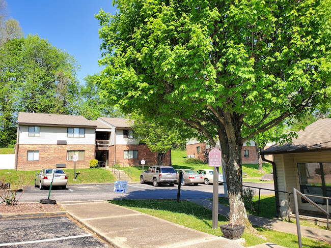 Scottsville Landmark Apartments in Scottsville, KY - Building Photo - Building Photo