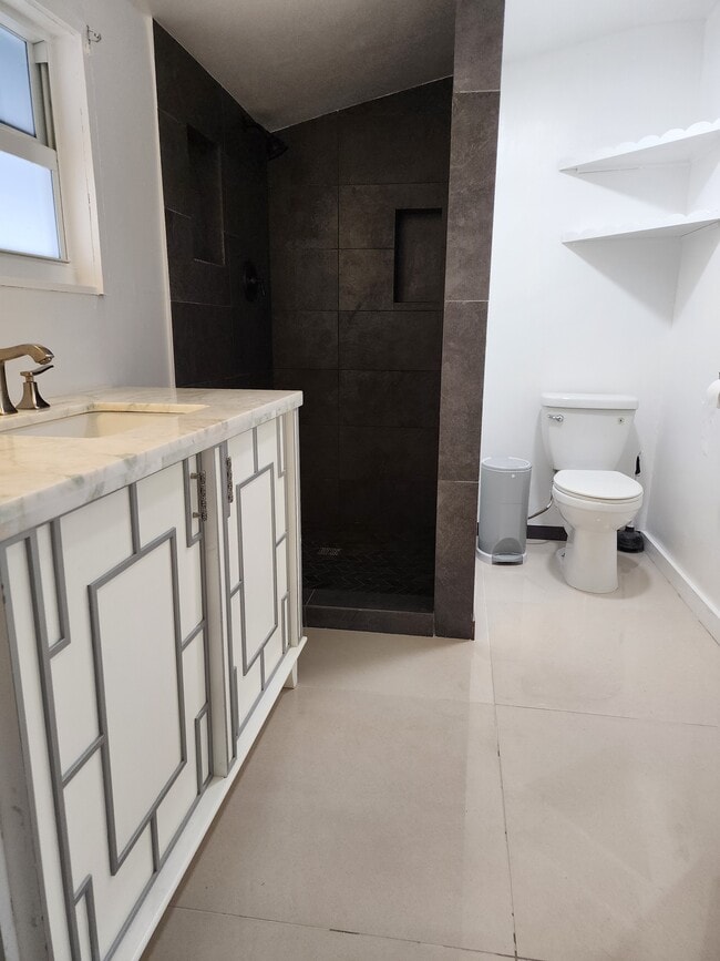 5372 NE 17th Ave in Pompano Beach, FL - Building Photo - Building Photo