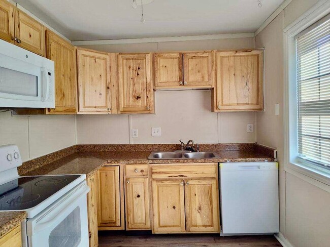 817 Bellows Ave in Fredericksburg, VA - Building Photo - Building Photo