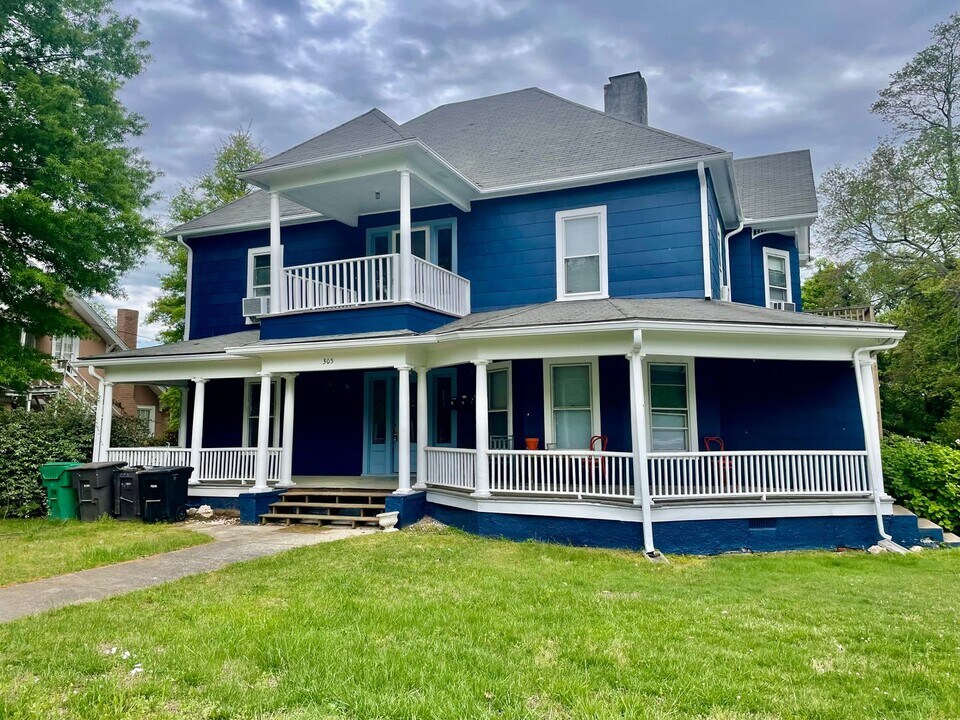 305 Oakwood St in High Point, NC - Building Photo