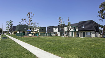 Townhouse Village Apartamentos